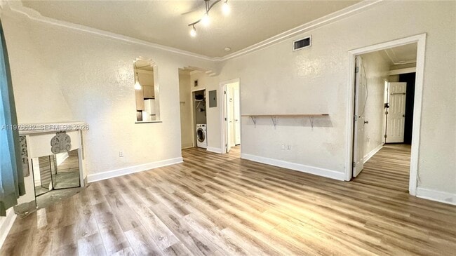 Building Photo - 1335 Pennsylvania Ave