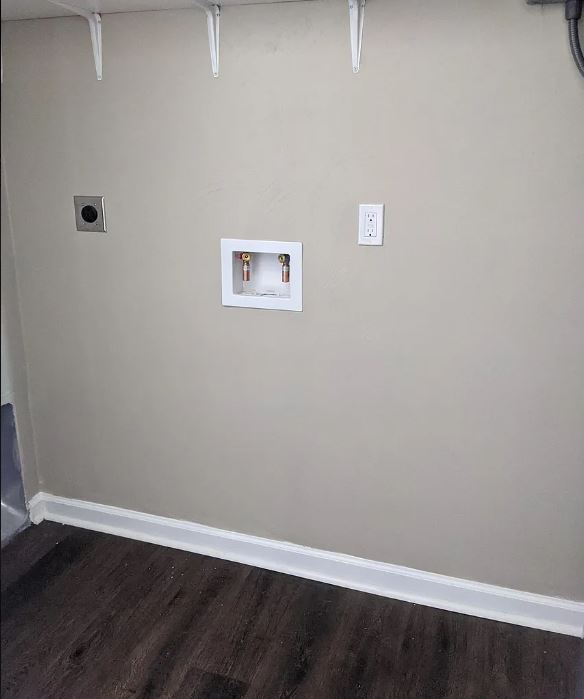 Building Photo - 1620 Alberta Dr