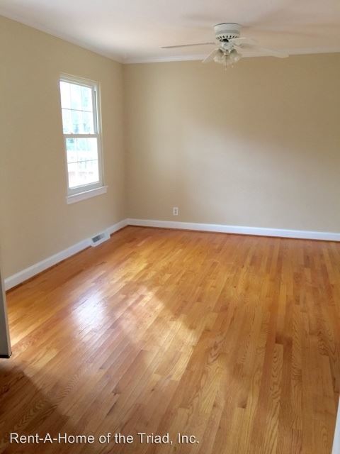 Building Photo - 3 br, 2 bath House - 1402 North Elam Avenue
