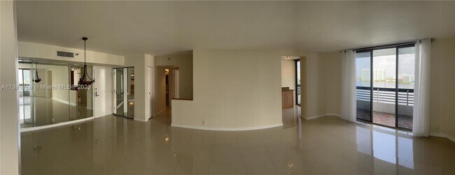 Building Photo - 19101 Mystic Pointe Dr