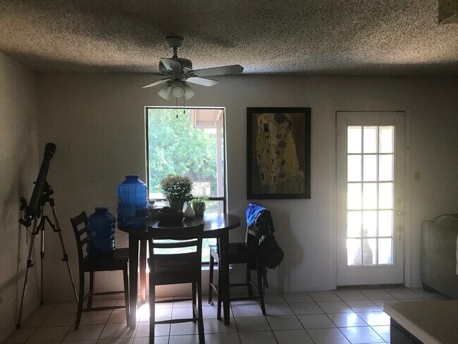 Dinning - 1907 Castle Gate Cir