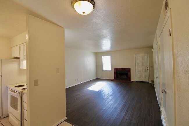 Foto del edificio - 2336 Heatherfield