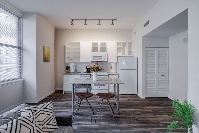 Building Photo - 9-JAN-JAN E 4th St