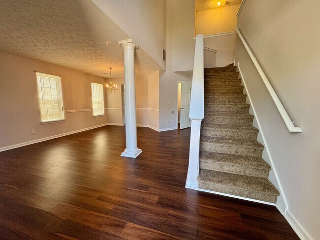 Building Photo - Lovely in Locust Grove