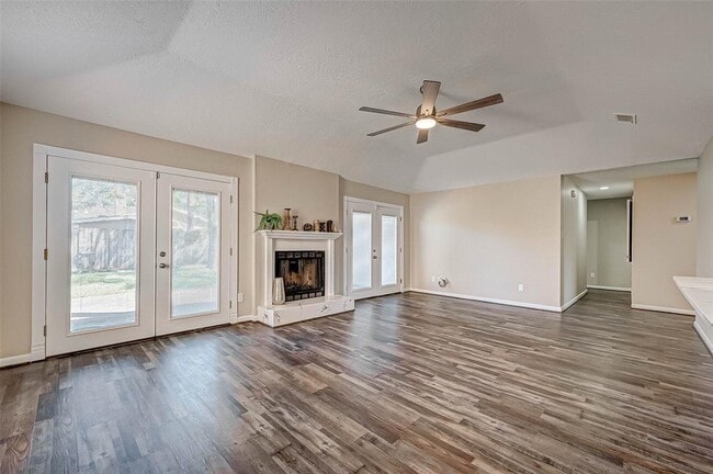 Foto del edificio - 13002 Kingsmill Dr