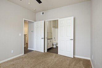 Building Photo - Signature Place Apartments