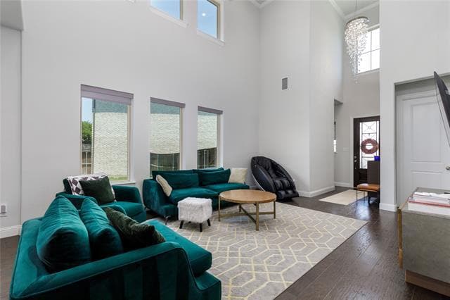 Building Photo - 8605 Portola Dr