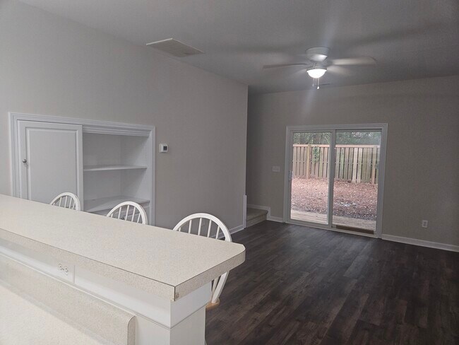 Foto del edificio - 959 Downey Branch Ln