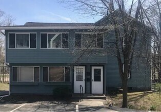 Building Photo - 386 Main St