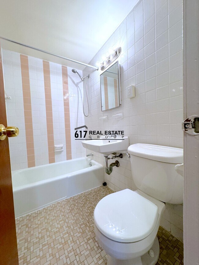 Building Photo - 74 S Huntington Ave