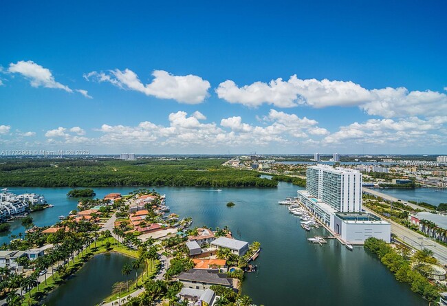 Foto del edificio - 16500 Collins Ave