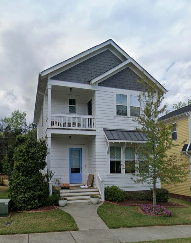 Photo - 225 Airlie Dr House