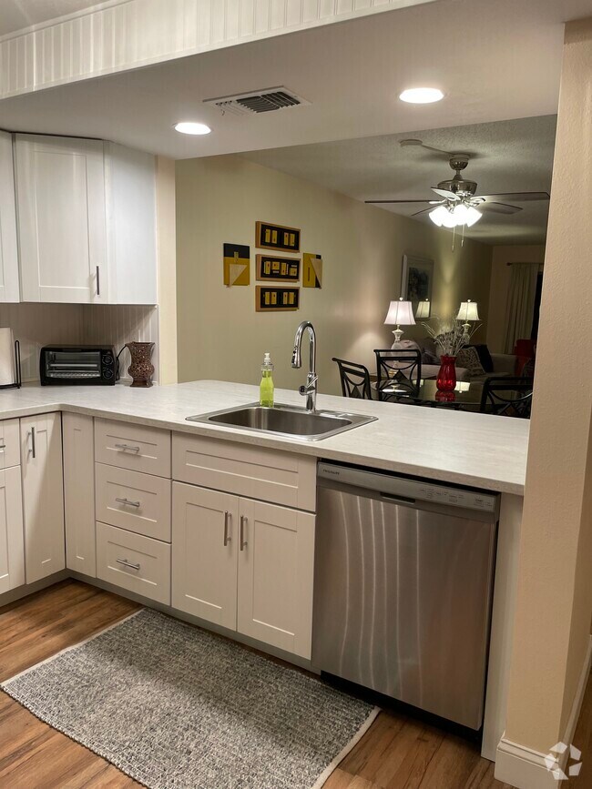 Patrician Oaks Condominium Apartments for Rent Dunedin, FL 4