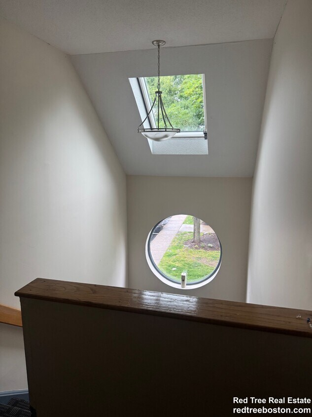 Foto del edificio - 146 N Beacon St