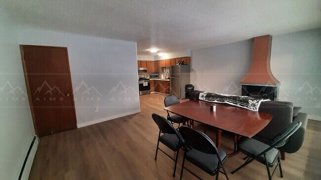 Building Photo - 933 W 20th Ave