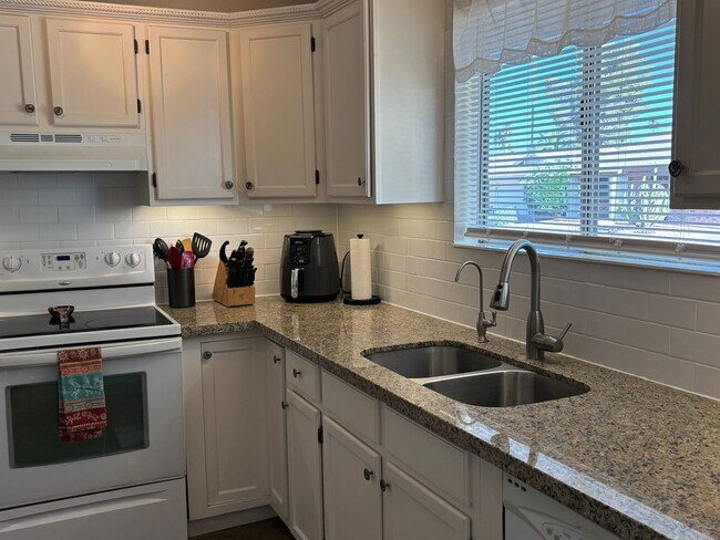 Building Photo - 729 Leisure World