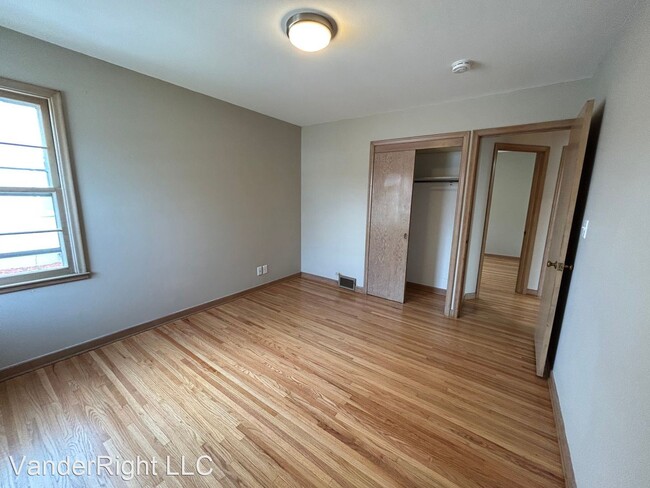 Foto del edificio - 4 br, 1 bath House - 3204 S Phillips Ave