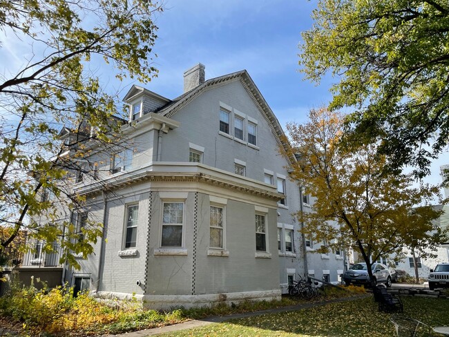 Building Photo - Original 2nd Floor Guestroom of 1902 mansi...