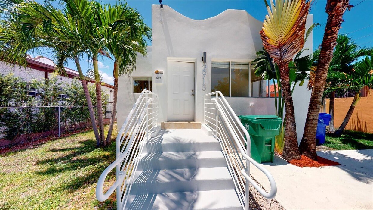 Foto principal - 2915 SW 24th St