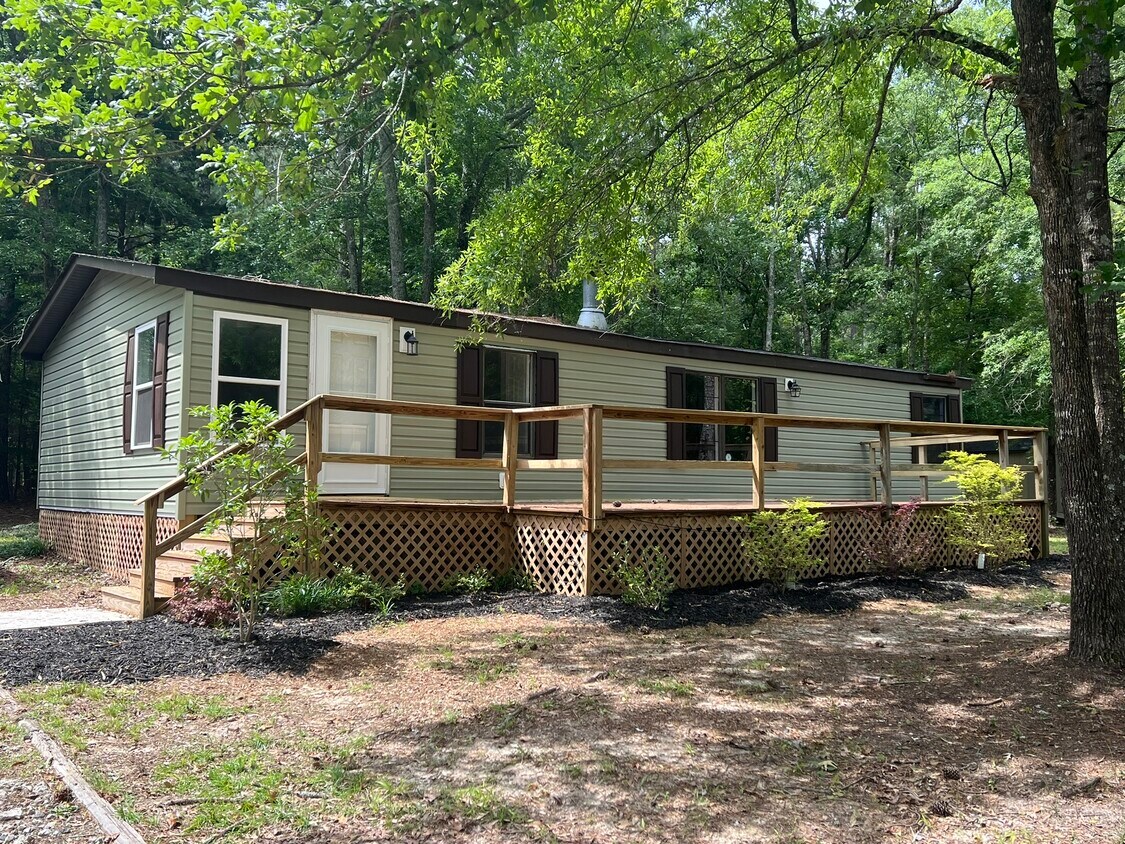 Primary Photo - 102 Stillwater Dr