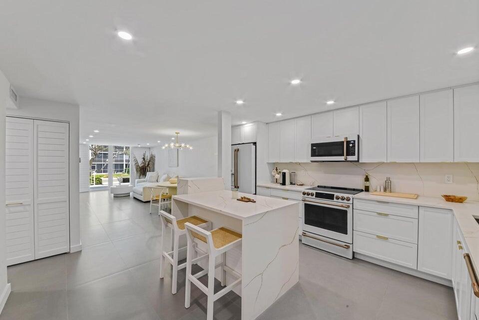Foto principal - 765 Jeffery St