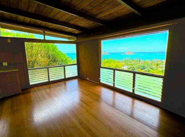 Building Photo - Ocean & Mokolua Views! Single Family Home ...