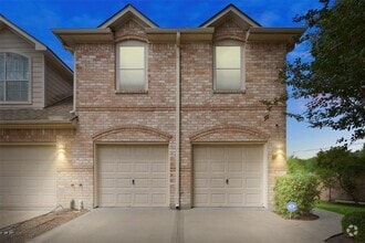 Building Photo - 1110 Enclave Square W