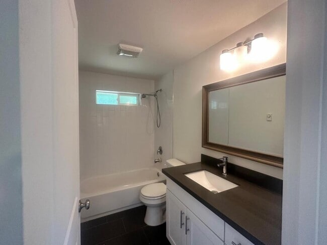 Photo - 1616 N 175th St House