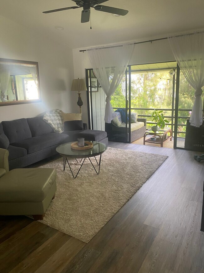 Building Photo - 800 NW Fork Rd