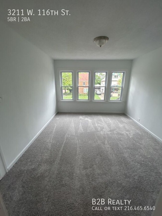 Building Photo - 3211 W 116th St