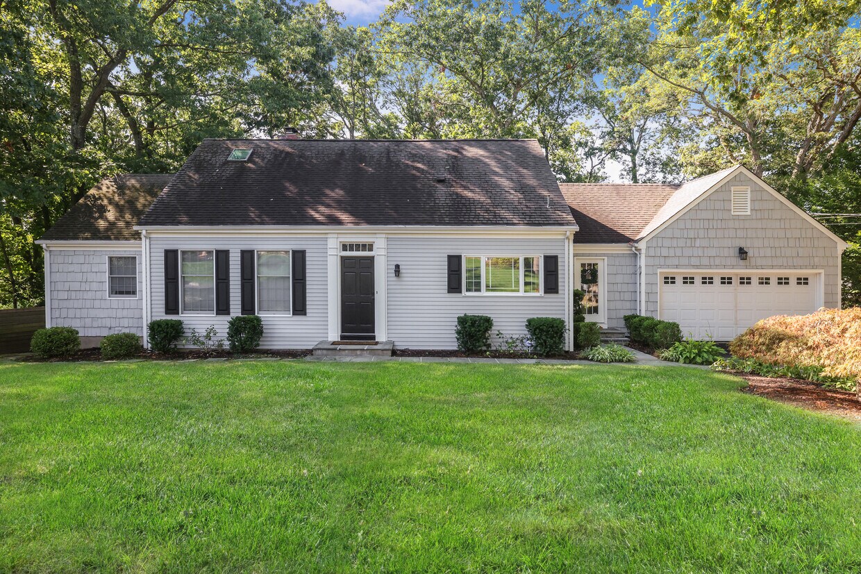 3 Cliff Pl, Armonk, NY 10504 House Rental in Armonk, NY