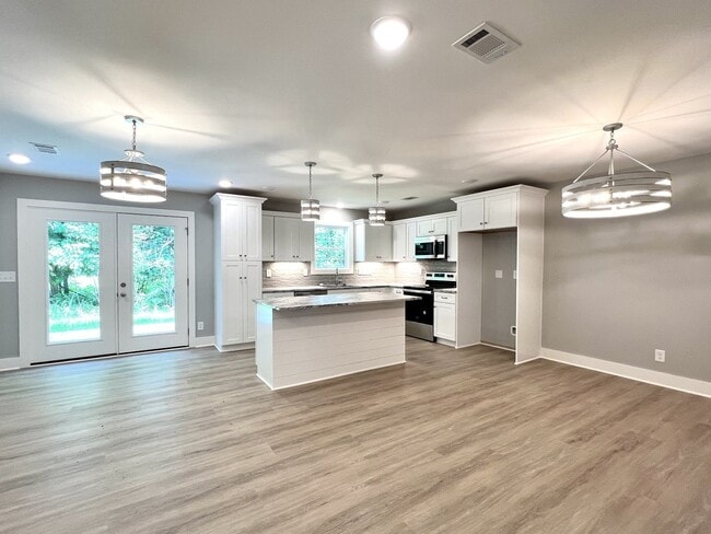 Building Photo - For Lease - Townhome Lebanon