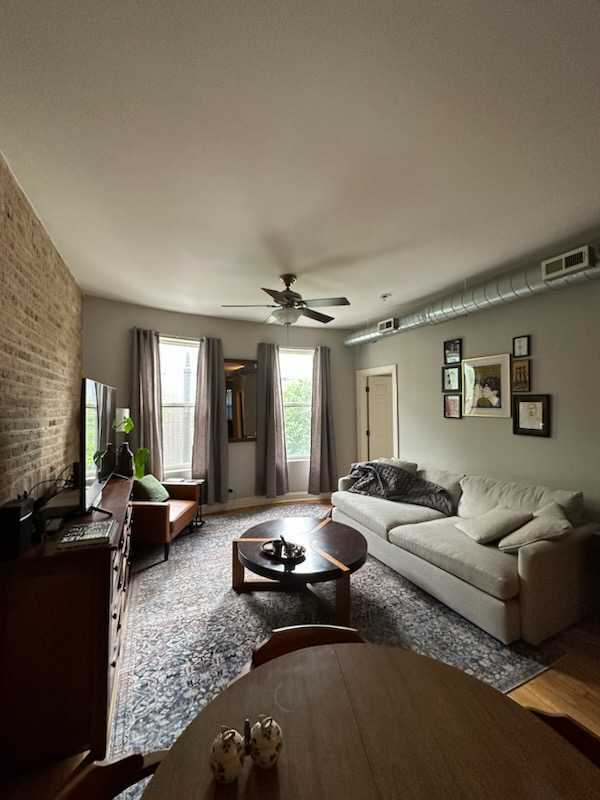 Primary Photo - 2025 N California Ave