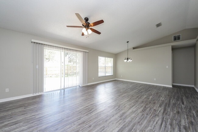 Building Photo - 11530 Foxglove Dr