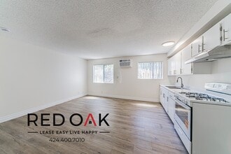 Building Photo - 7032 Milwood Ave