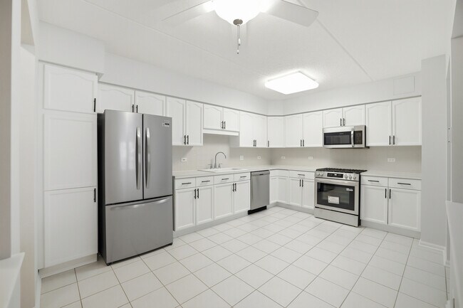 Foto del edificio - 650 S River Rd