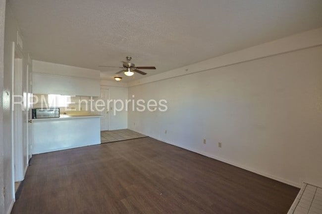 Building Photo - 6100 MacArthur Park Ln