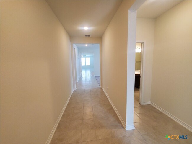 Foto del edificio - 518 Deer Crest Dr