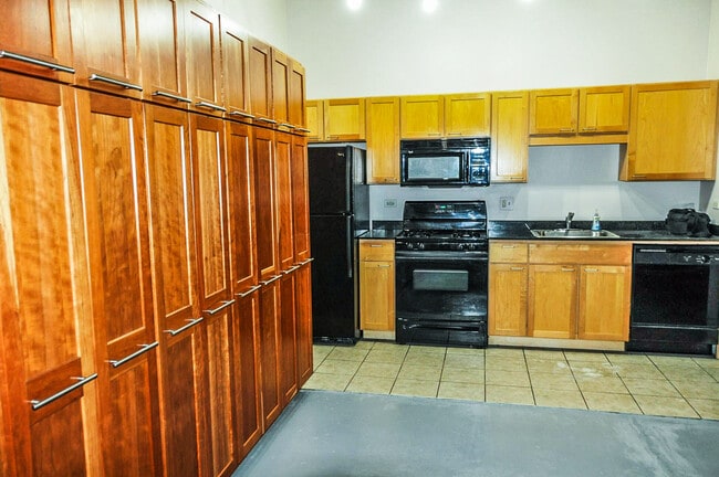 Building Photo - 20 N State St