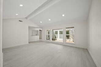 Building Photo - 13414 Ravensway Dr