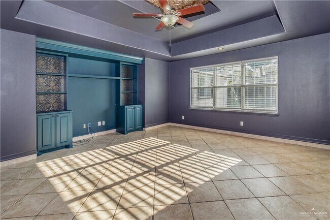 Building Photo - 2318 Flushing Meadows Dr
