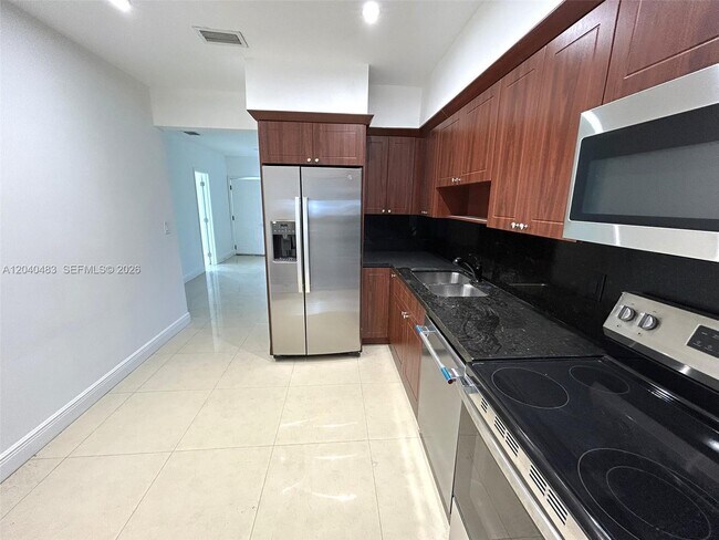 Foto del edificio - 1530 NE 110th Terrace
