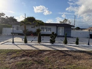 Building Photo - 3030 SW 96th Ave