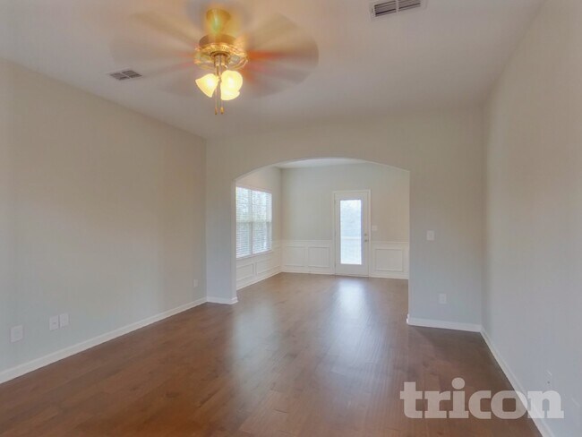 Building Photo - 1048 Solomon Ln