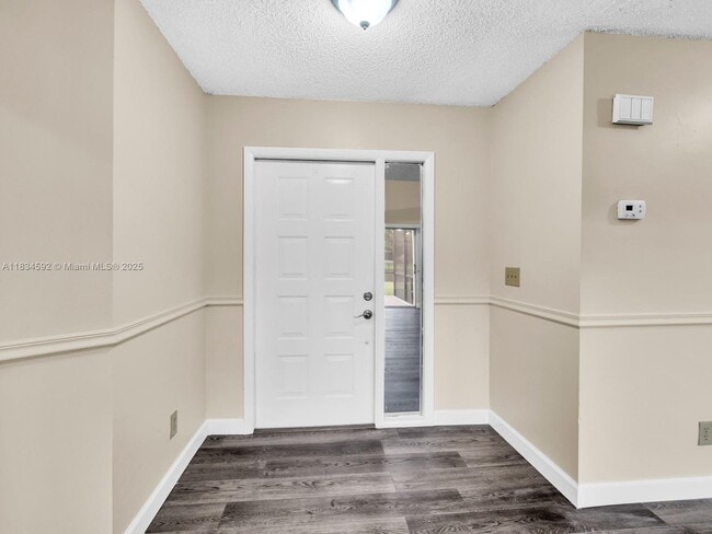 Foto del edificio - 2957 Oak Park Cir