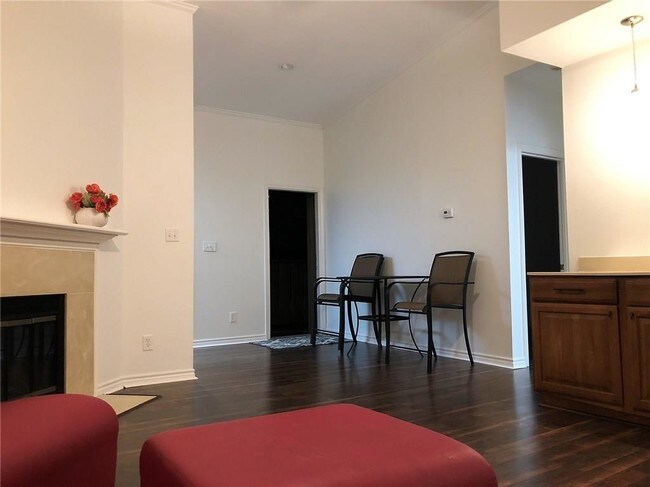 Foto del edificio - 2730 Silver Creek Dr