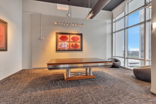 Foto del edificio - 150 E Robinson St