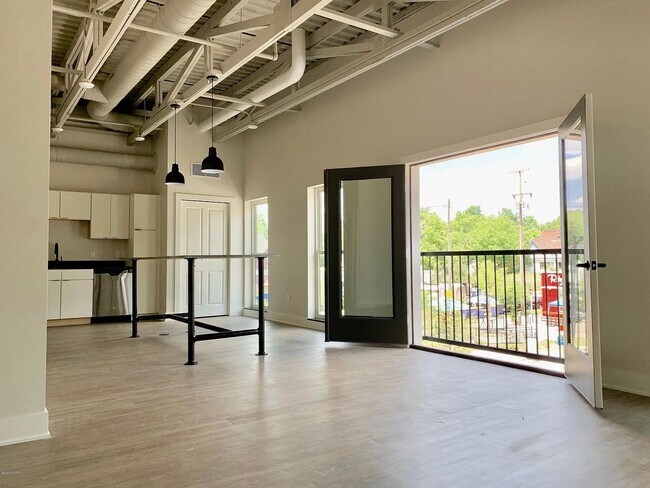 Foto del edificio - 708 Wealthy St SE