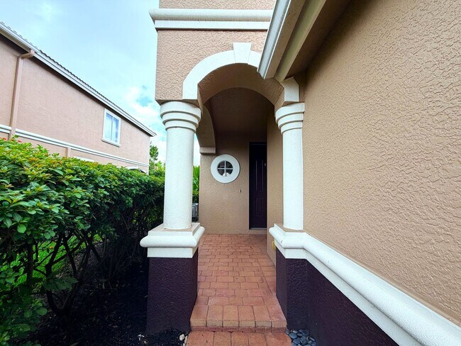 Foto del edificio - FIRST MONTH'S RENT FREE! 3 bed 2.5 bath and 2 car garage Villa in Timberwalk!