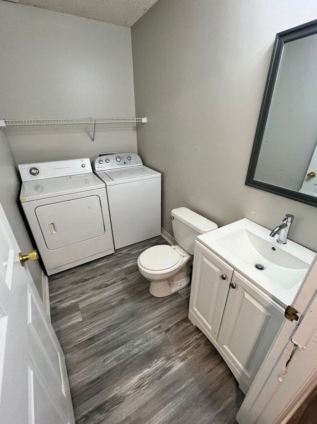 Building Photo - 575 Heritage